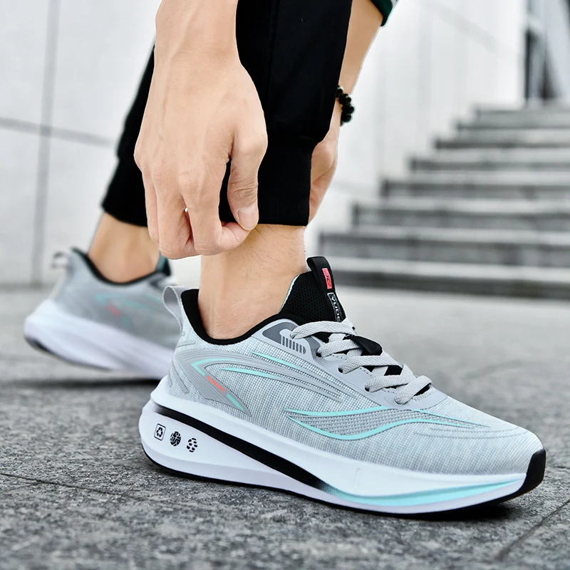 أحذية رياضية جديدة للجنسين كاجوال للفصول الأربعة، متعددة الاستخدامات ومسامية ومريحة للاستخدام في الهواء الطلق ونعل سميك ومضادة للانزلاق