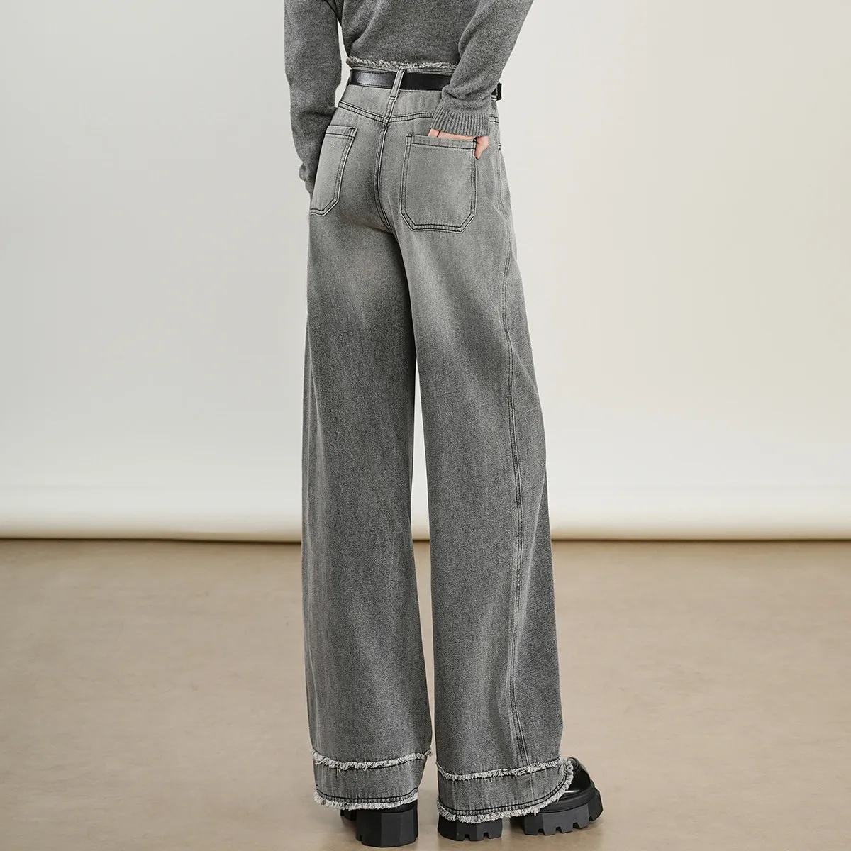 LOUIS YAO nouveau dégradé jambe droite pantalon 2025 automne jean taille haute effiloché ourlet conception longue longueur femmes Denim pantalon