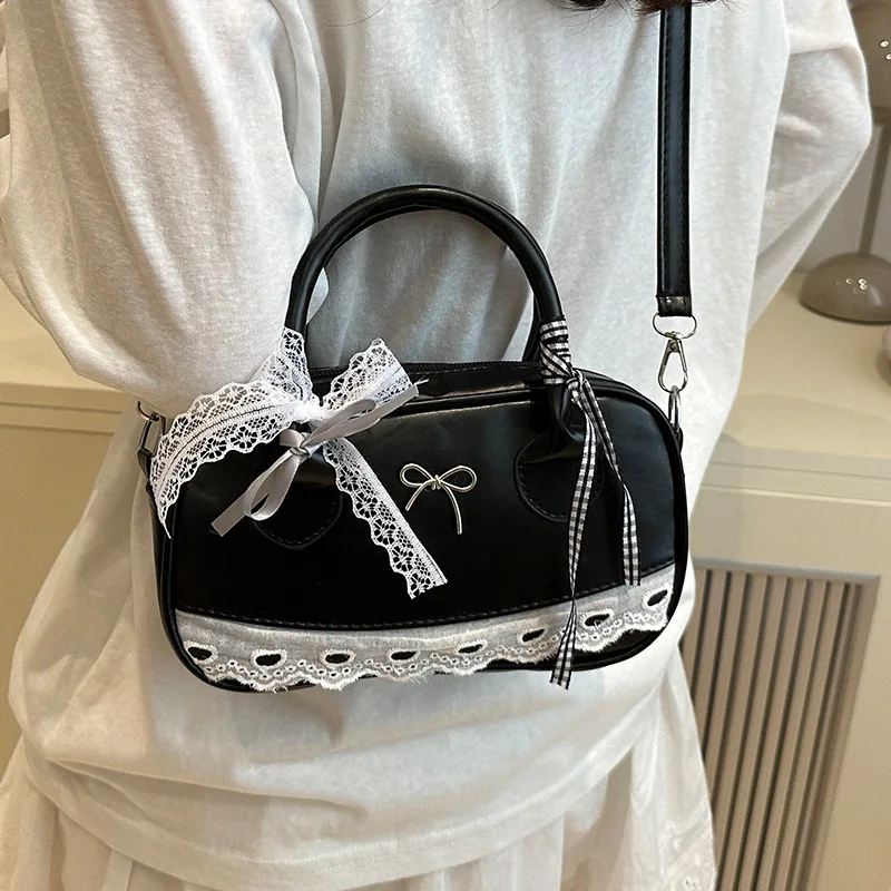 

Корейская версия, простая ручная сумка для боулинга, весна 2022, новинка, нишевая сумка через плечо в западном стиле для женщин