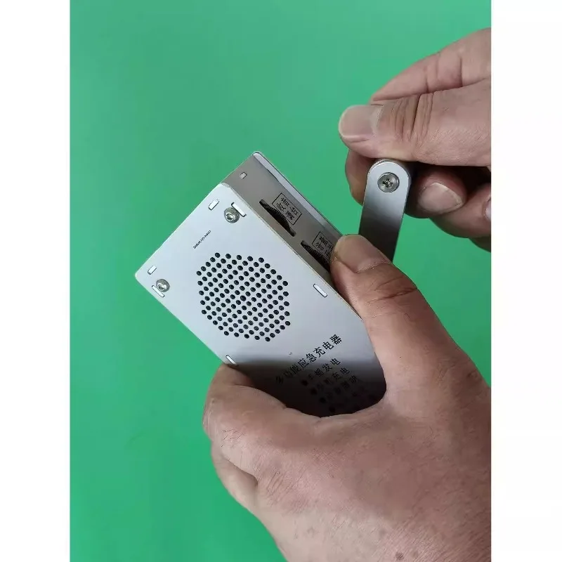 Hand crank generator Multifunctional radio igniter Flashlight USB charging