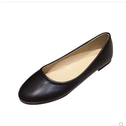 Lady High Quality PU Flats Soft Leather For Tender Feet Round Toe Max Size 48 Black And White Shoes American And European Styles