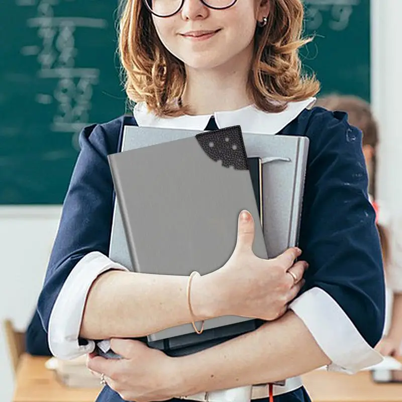 Leather Triangle Bookmark for Library, Corner Book Marker, Reading Assistant Tool, Smooth Page Markers, Cheese Design