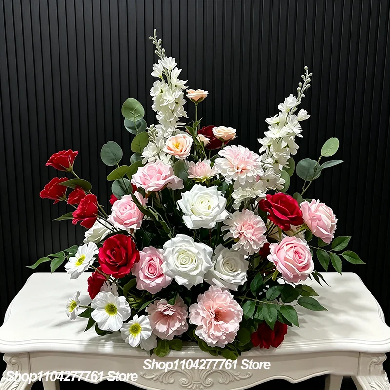 Rosa-weiß-burgunderfarbenes Rosen-Kunstblumenarrangement, Hochzeitstisch-Mittelstück, Blumenstrauß, Party-, Bankett- und Bühnendekoration. – Detail 1
