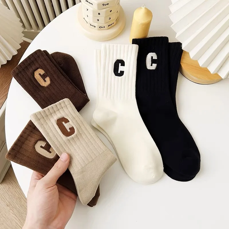 5 Pairs Women\'s C Letter Print Socks, Fashion Versatile Medium Tube Socks, Casual Comfortable Sports Socks For Outdoor