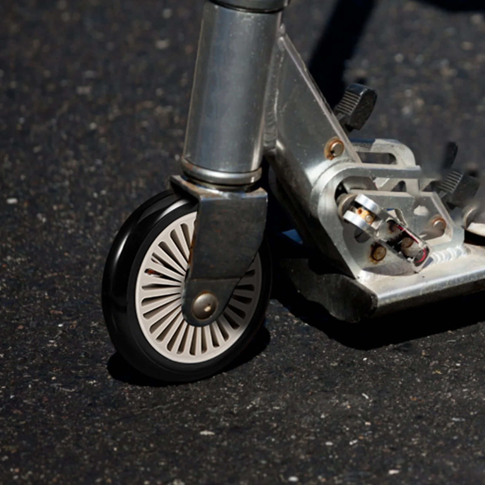 Ruedas universales para patinete, 2 uds., larga vida útil, fácil de instalar, resistentes al desgaste para repuesto de rueda Universal para acrobacias y patadas