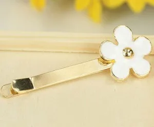 Hot New Korean Fashion Cute Little Daisy Flower Hairpin Headdress Word Folder Accessories