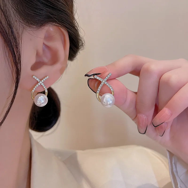 

Fashion European Crystal Pearl Stud Earrings for Women Ladies High Jewelry Gift Korean Accessories Wedding Party Earrings