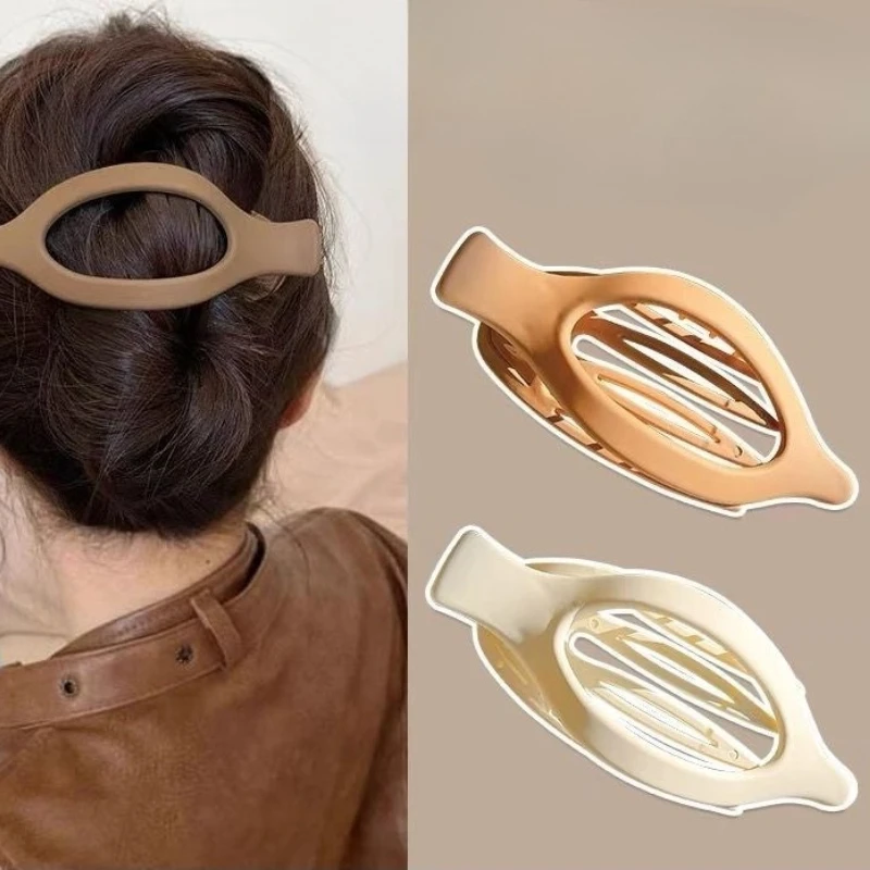 Large Size Plastic Hair Claw Clip Matte Color Hair Clamps Grab Hollowed Oval Geometric Barrettes Hairpin Women Hair Accessories