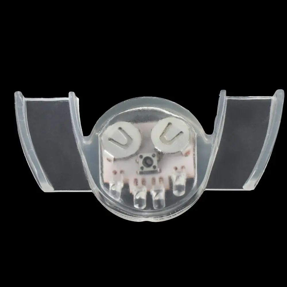 Regalo creativo lampeggiante LED festa per bambini flash bocca illuminata giocattoli bretelle dente luminoso