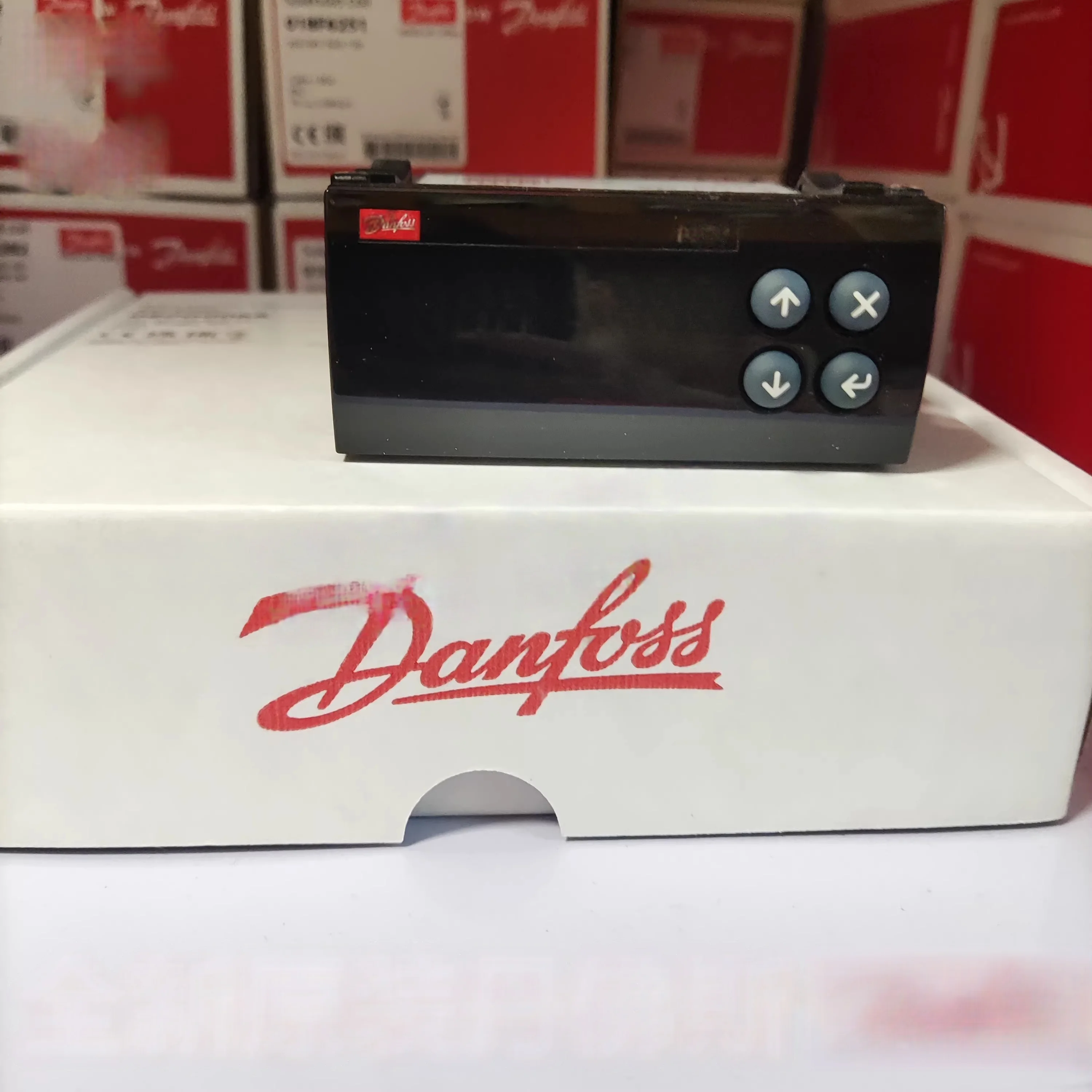 New Danfoss PLC programmable controllers: MCX06D(080G0112)(080G0115) MCX06C(080G0066) MCX08M2(080G0310) MCX20B2(080G0330)