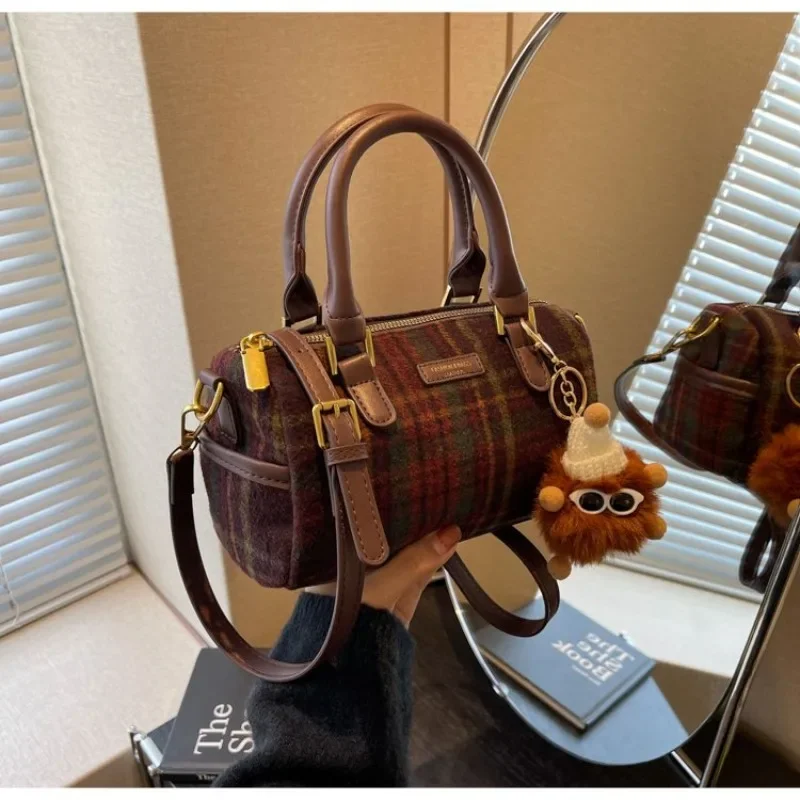 

Elegant Ladies Diaper Bag Classic Designer Leather Handbag Crossbody Shoulder Bag Vintage Fashionable Trendy