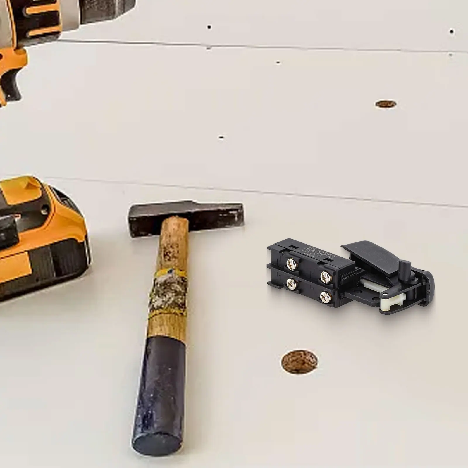 

Аксессуары для электроинструментов 1,73*1,06 дюйма, выключатель питания для измельчения пилы, совместимая с измельчителем, простая установка, металл, пластик, материал