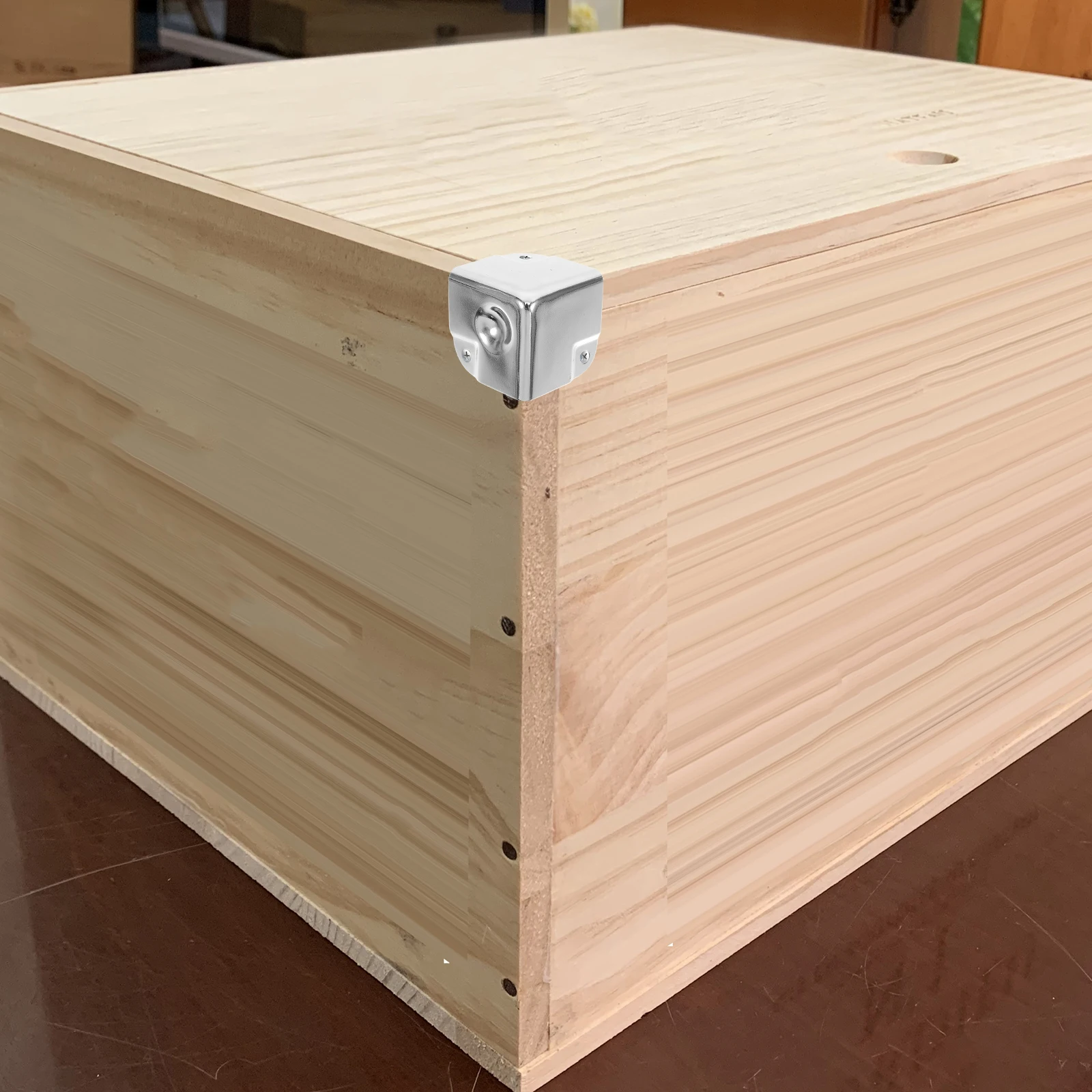 

10Pcs Strong Anti-Collision Corner Guards Metal Edge Protectors for Crate Boxes 90 Degree Safety Bumpers Table Corner Guard