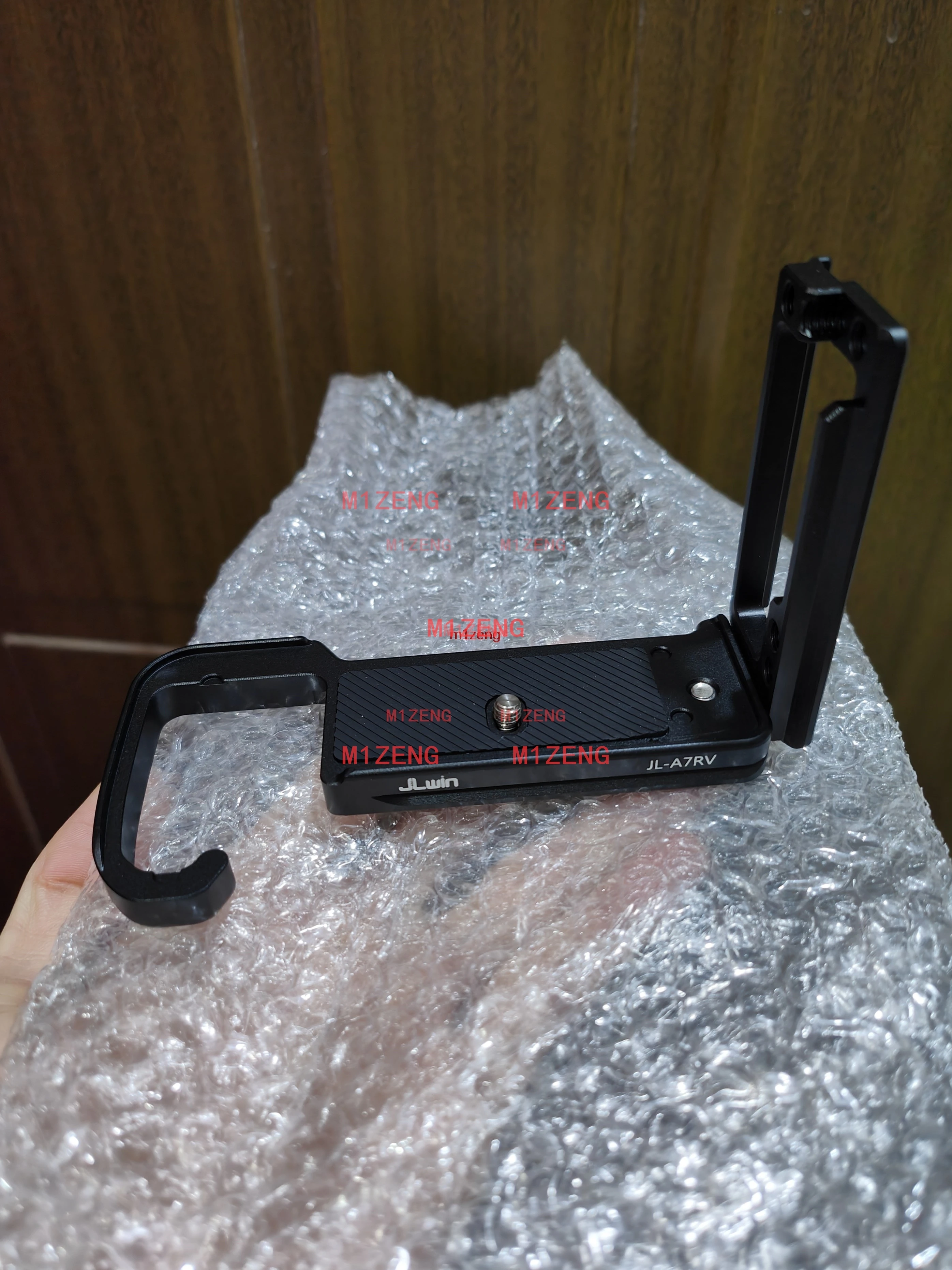 A7R5 stretchable Extended Adjustable Quick Release L Plate/Bracket hand Grip bracket for Sony A7RV camera tripod Arca Swiss