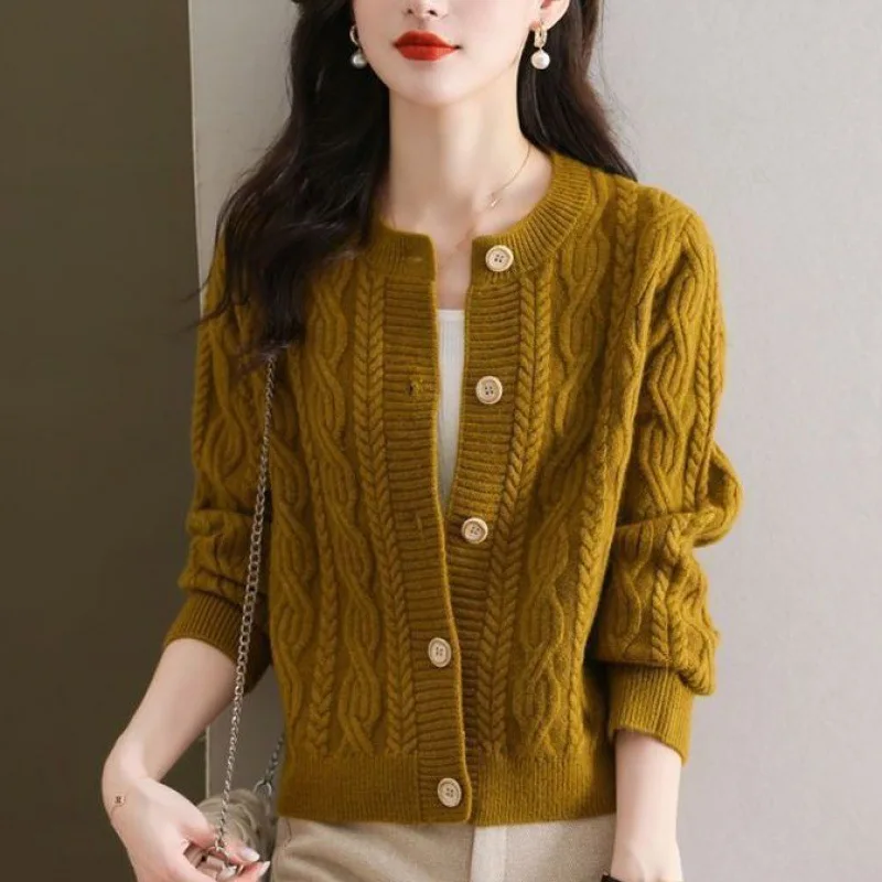 2024 Solid Color Knitted Loose Round Neck Knitted Sweater for Women's Autumn Winter Breeze Elegant and Soft Clothing A85