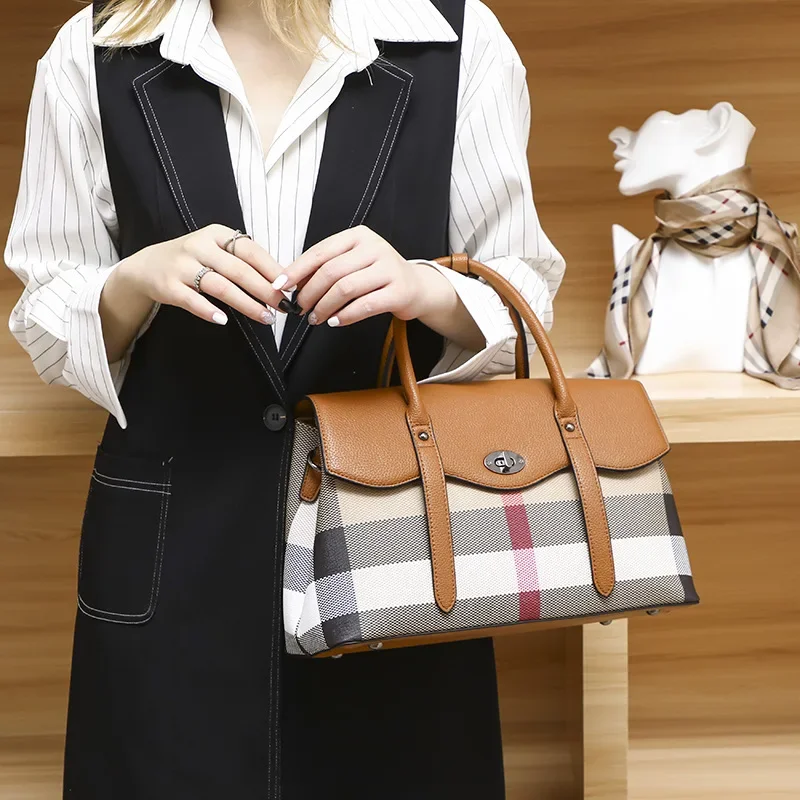 

Designer Vintage Elegant Diaper Bag For Women Minimalist Luxury Leather Large Capacity Stylish Casual Shoulder Bag