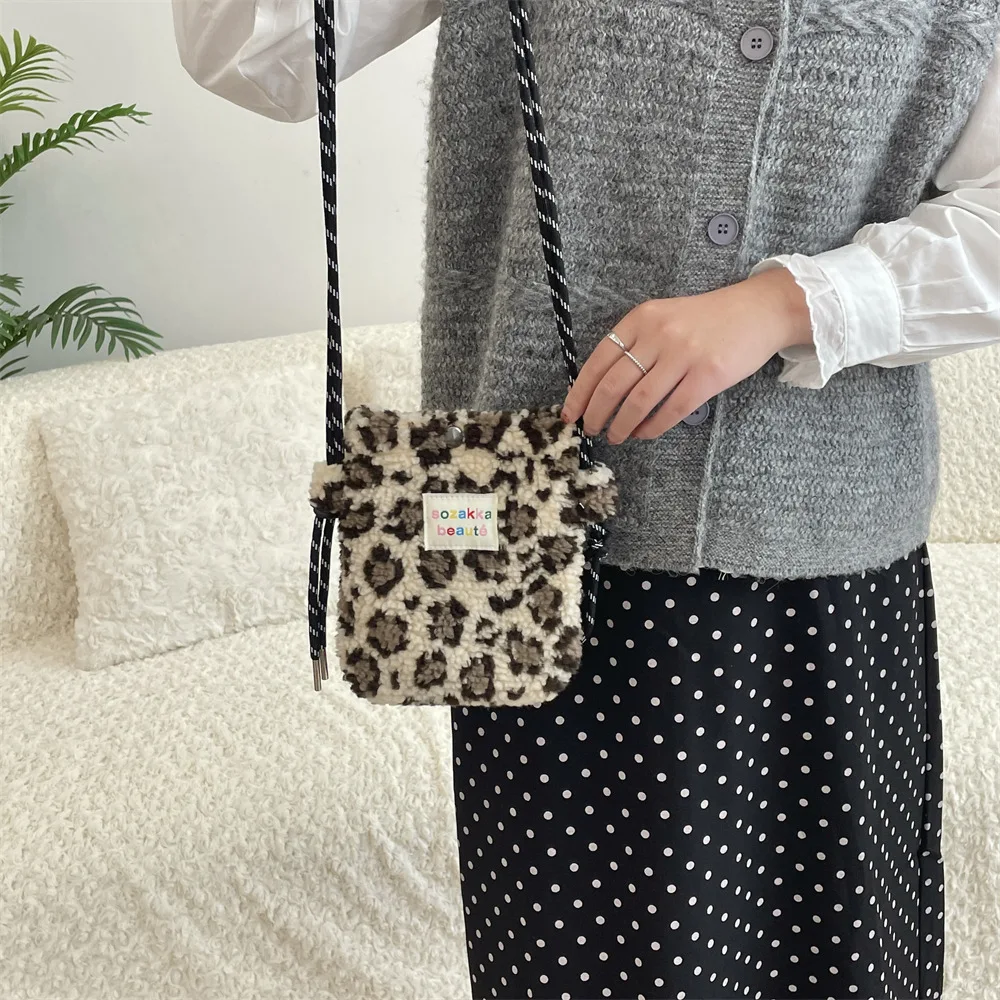 Neue Plüsch-Punkt-Umhängetaschen für Damen, niedliche rosa Umhängetasche, Handtasche, Geldbörsen, tragbare Handytasche – Detail 35