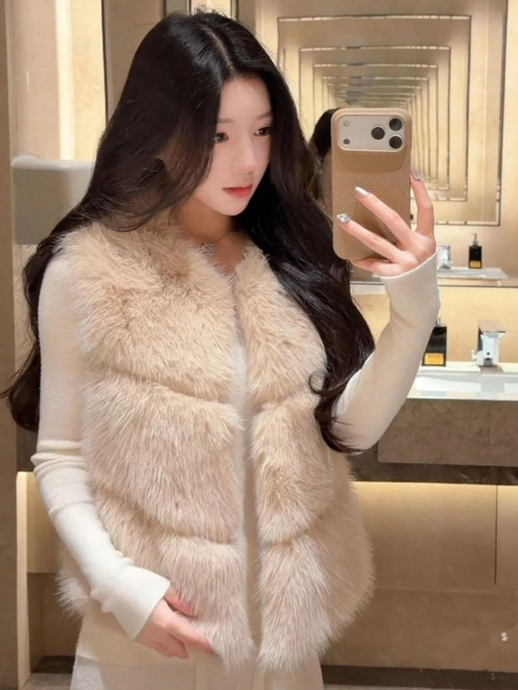 Women's 2026 Autumn Winter Faux Fox Fur Vest Jacket White Design Elegant High-End Chic Coquette Trendy Outerwear Top