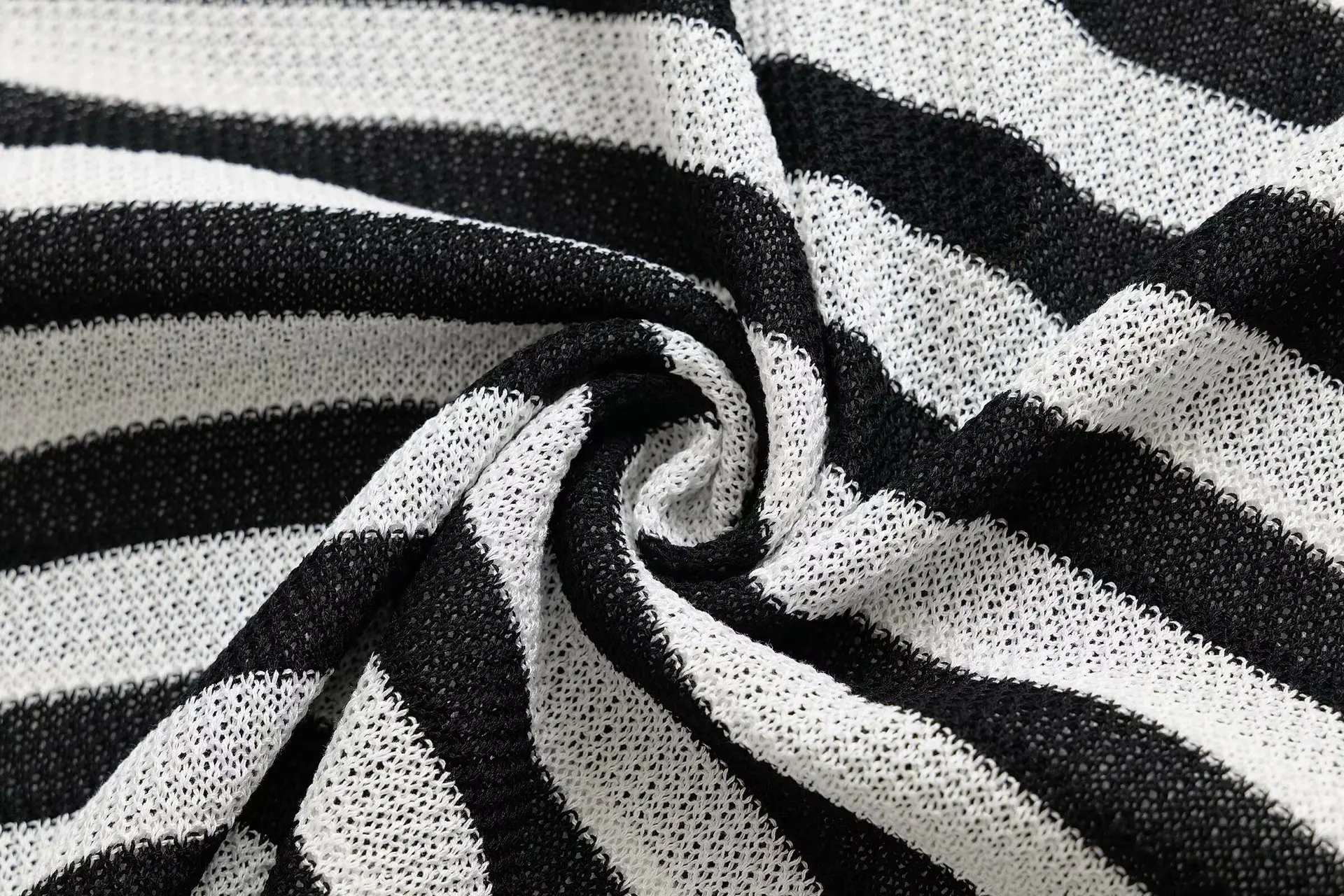 2025 summer new women's casual style striped light knitted short-sleeved Polo shirt