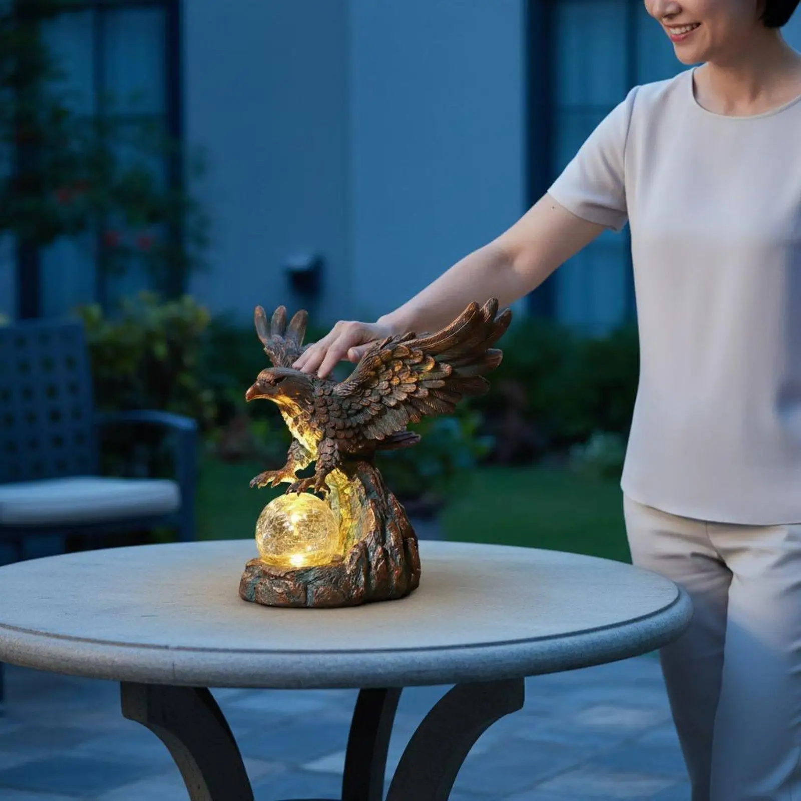 Solar Eagle Statue Light Auto On/deactivate Eagle Figurine Lamp for Garden