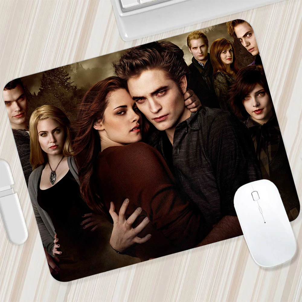 Twilight Saga Small Mouse Pad Gaming Mousepad PC Gamer Mouse Mat XXL Computer Office Pad Keyboard Mat Desk Pad Laptop Mausepad