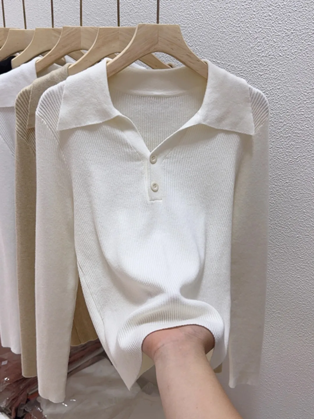 เสื้อถักทรงเข้ารูป แขนยาว สำหรับผู้หญิง แฟชั่นชุดชั้นใน ฤดูใบไม้ร่วง ฤดูหนาว แบรนด์ดีไซน์ ท็อปสุดเท่