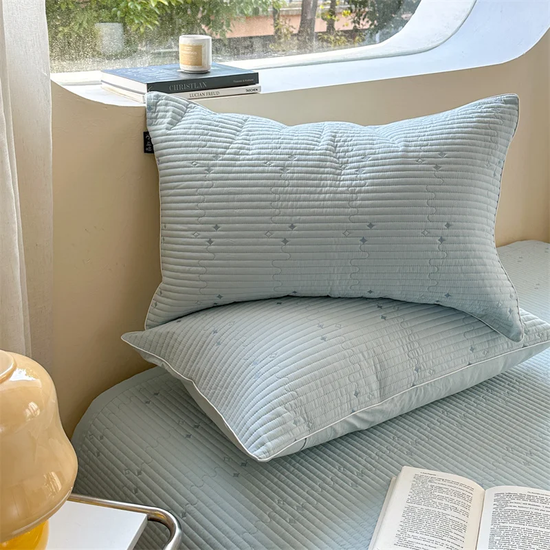 

*Washed cotton padded solid color pillowcase