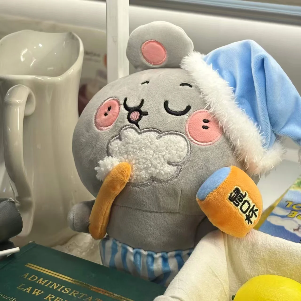 

Плюшевая игрушка-мышь Мэйдзи и Дашу 20 см для любителей аниме и коллекционеров: мягкая, милая, плюшевая игрушка-подушка для сна и объятий, подарок