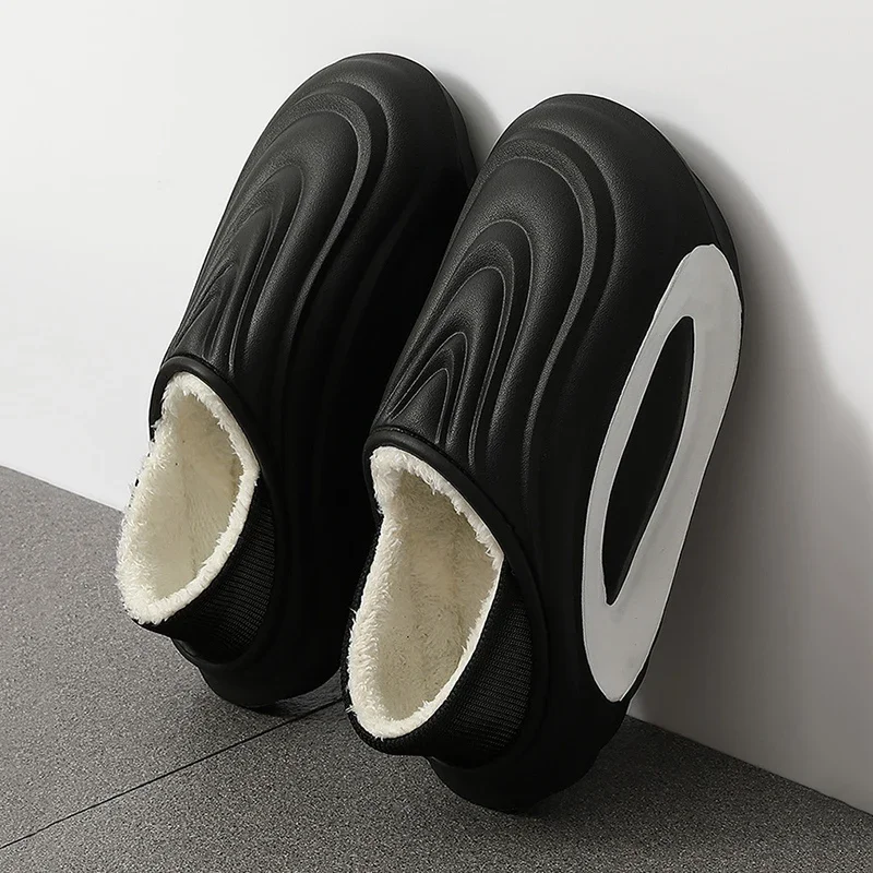 

Cotton slippers for women in winter, with a high-end feel and thick velvet to keep warm and prevent cold. Cotton shoes