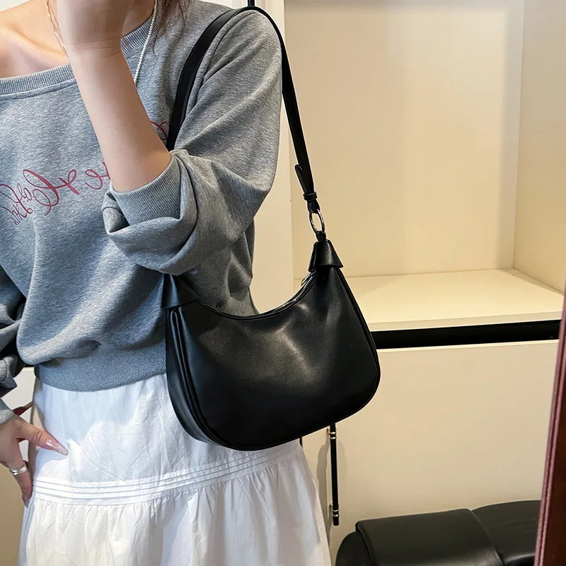 

2025 Vintage Leather Dumpling Bag for Women Minimalist Shoulder Crossbody Purse Fashionable Handbag