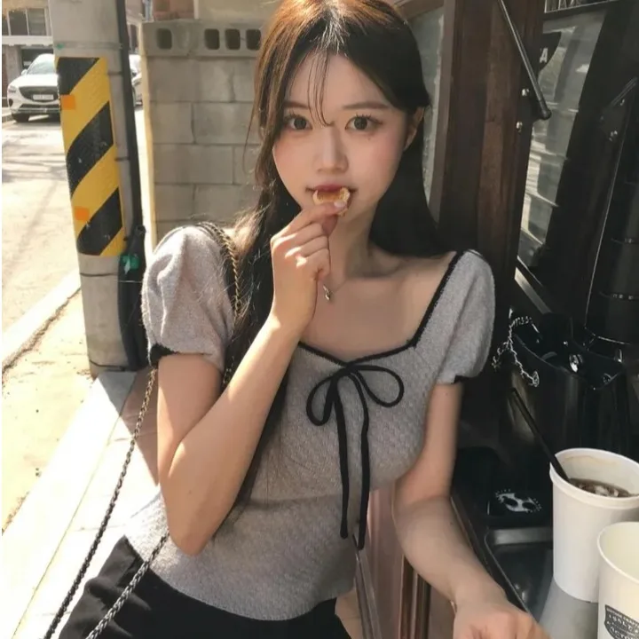 تي شيرت صيفي متعدد الاستخدامات بأكمام قصيرة محبوك مع عقدة فراشة، تصميم يناسب جميع الإطلالات، أزياء نسائية من ألياف البوليستر ...