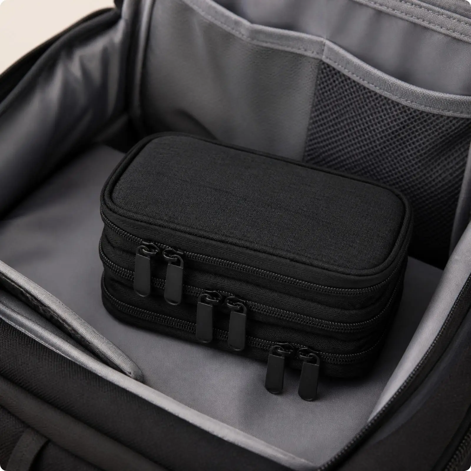Armored Body USB Case for Small Electronics Padded Oxford Cloth Holder with Wrist Strap for Flash Drives Memory Cards Cables