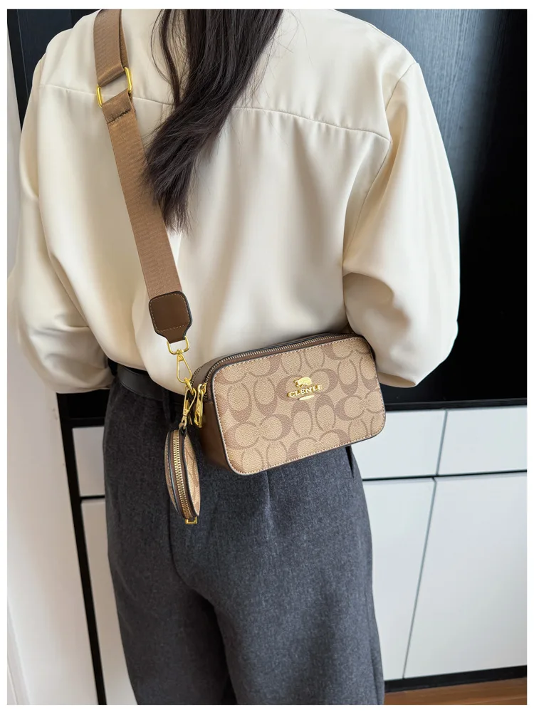 Advanced Women's 2026 New Retro Printed Wide Shoulder Strap Small Square Bag Fashion Single Shoulder Diagonal Cross Bag Trendy
