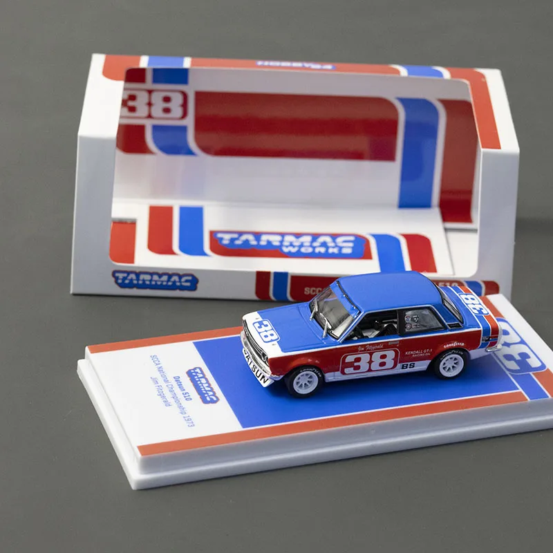TARMAC WORKS 1/64 ดัทสัน 510 เอสซีซีเอ 1973 # รถของเล่นโลหะผสม 38 ชิ้น แบบหล่อขึ้นรูป ของสะสมสำหรับเด็กผู้ชาย ของขวัญคริสต์มาส