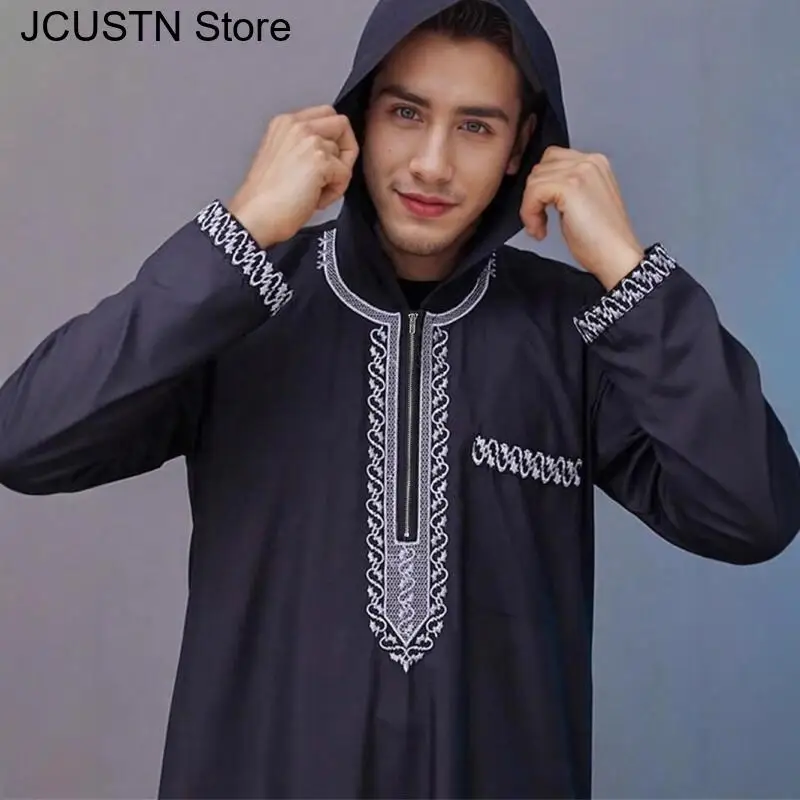 فستان رجالي مسلم 2025 نمط عرقي مطرز بأكمام طويلة وياقة واقفة قفطان ملابس إسلامية للرجال رداء بقلنسوة أنيق فاخر