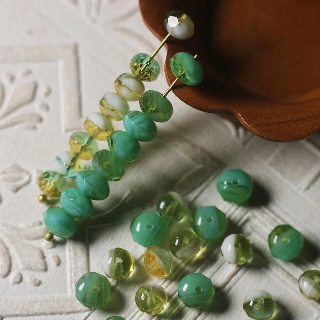 

30pcs 5*6mm Multiple colors of glass beads for Girls DIY Bracelet Keychain Making for DIY Jewelry Art Craft Making
