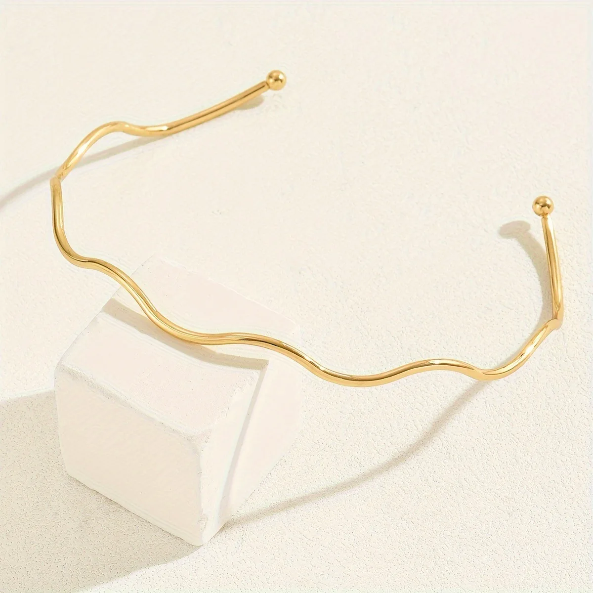 Gold and silver minimalist wave collar for men and women couples with the same exquisite temperament summer necklace jewelry