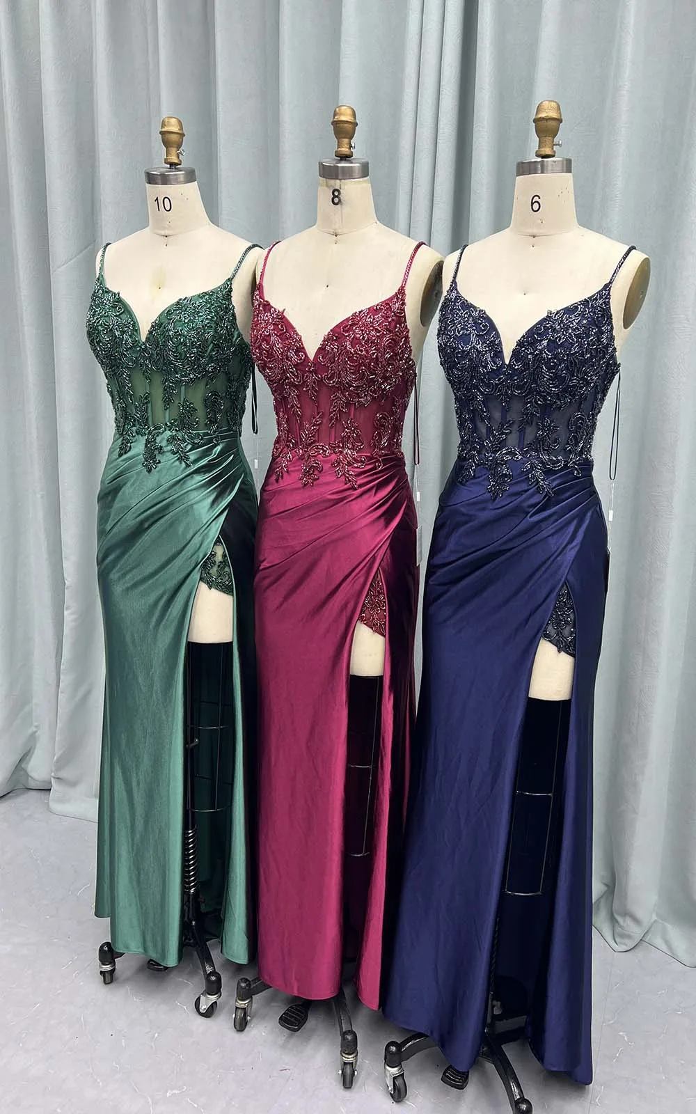 YQLNNE Navy Blue Satin Long Prom Dresses Spaghetti Straps Beading Red Carpet Gown Vestidos de Gala