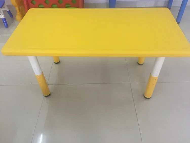 Table longue carrée en plastique pour enfants de la maternelle, table d'apprentissage pour enfants, peut être levée et complète