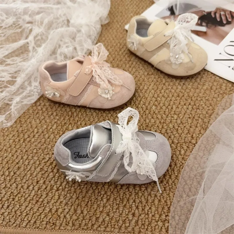 أزياء الفتاة الأميرة حذاء مسطح جديد الحلو الدانتيل Bowknot الاطفال عارضة أحذية رياضية المدرسة المشي تنوعا الأطفال أحذية رياضية