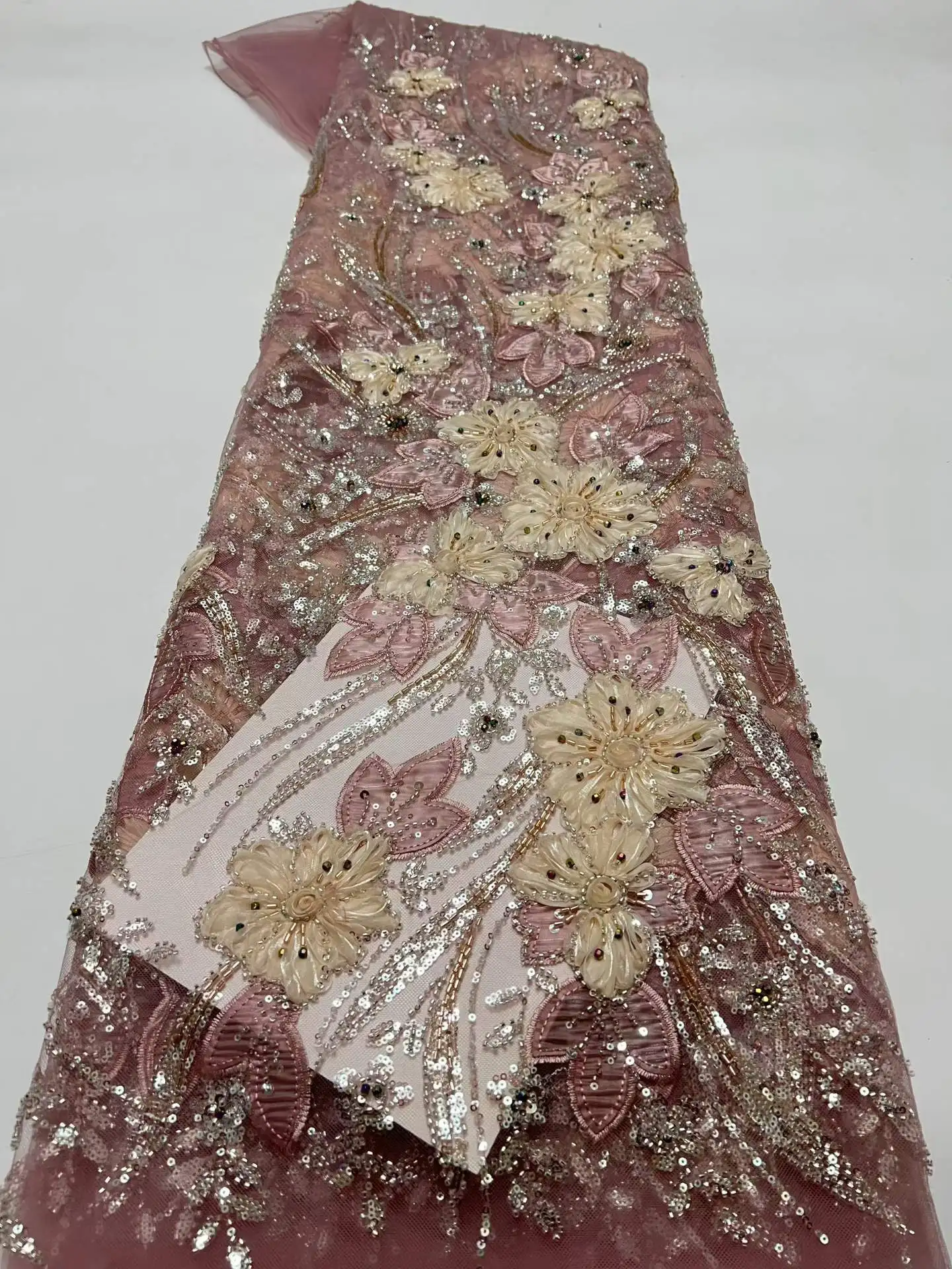 

Африканское сетчатое кружево 2026: Французский тюль, 3D-аппликация, сетчатая ткань с бисером и пайетками в виде цветов для шитья – Хит продаж