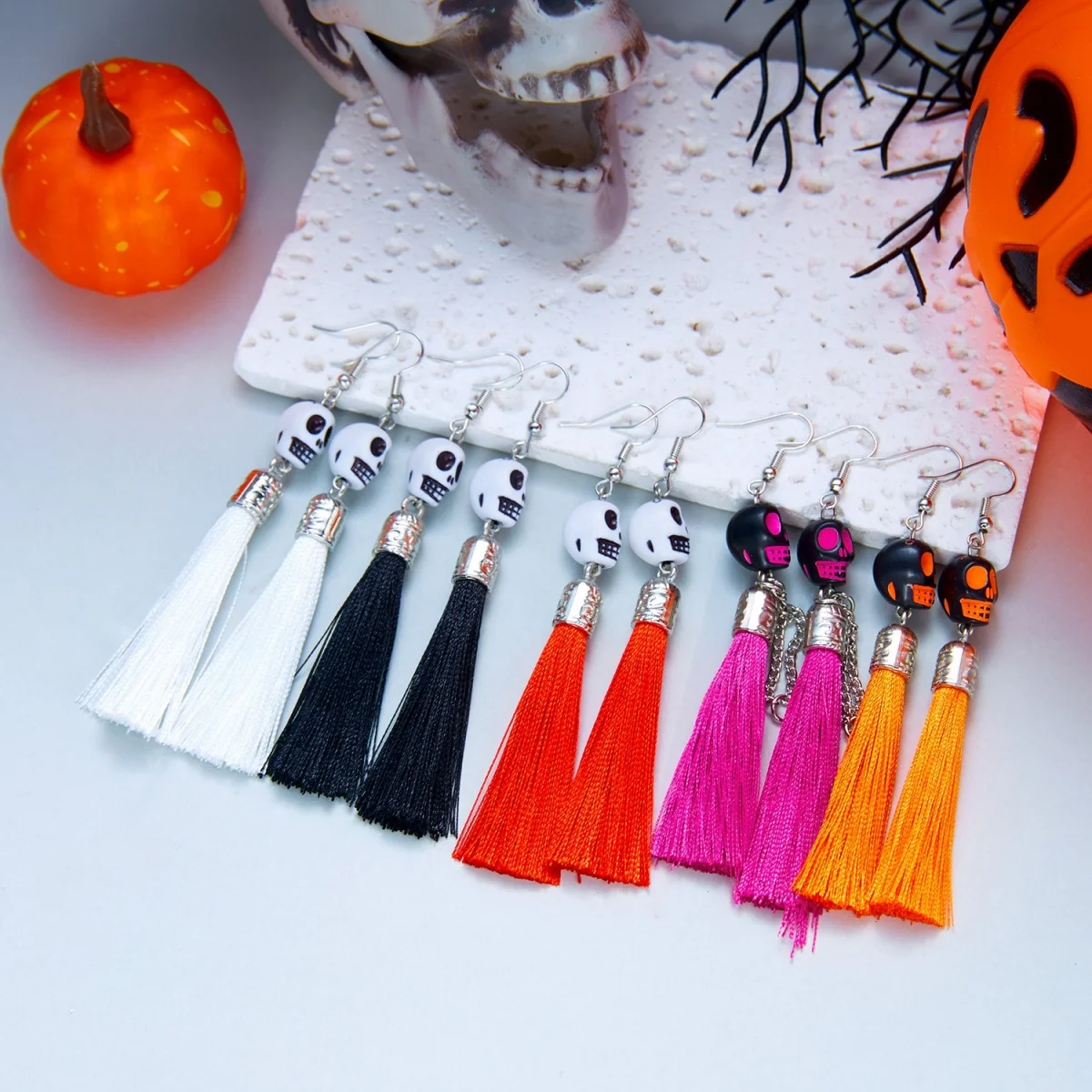 Schwarz-weiße Ohrringe mit grinsendem Totenkopf und Quasten für Damen, Gothic-Punk, dunkler Stil, Skelett-Karnevals-Ohrringe, Halloween-Schmuck – Detail 24