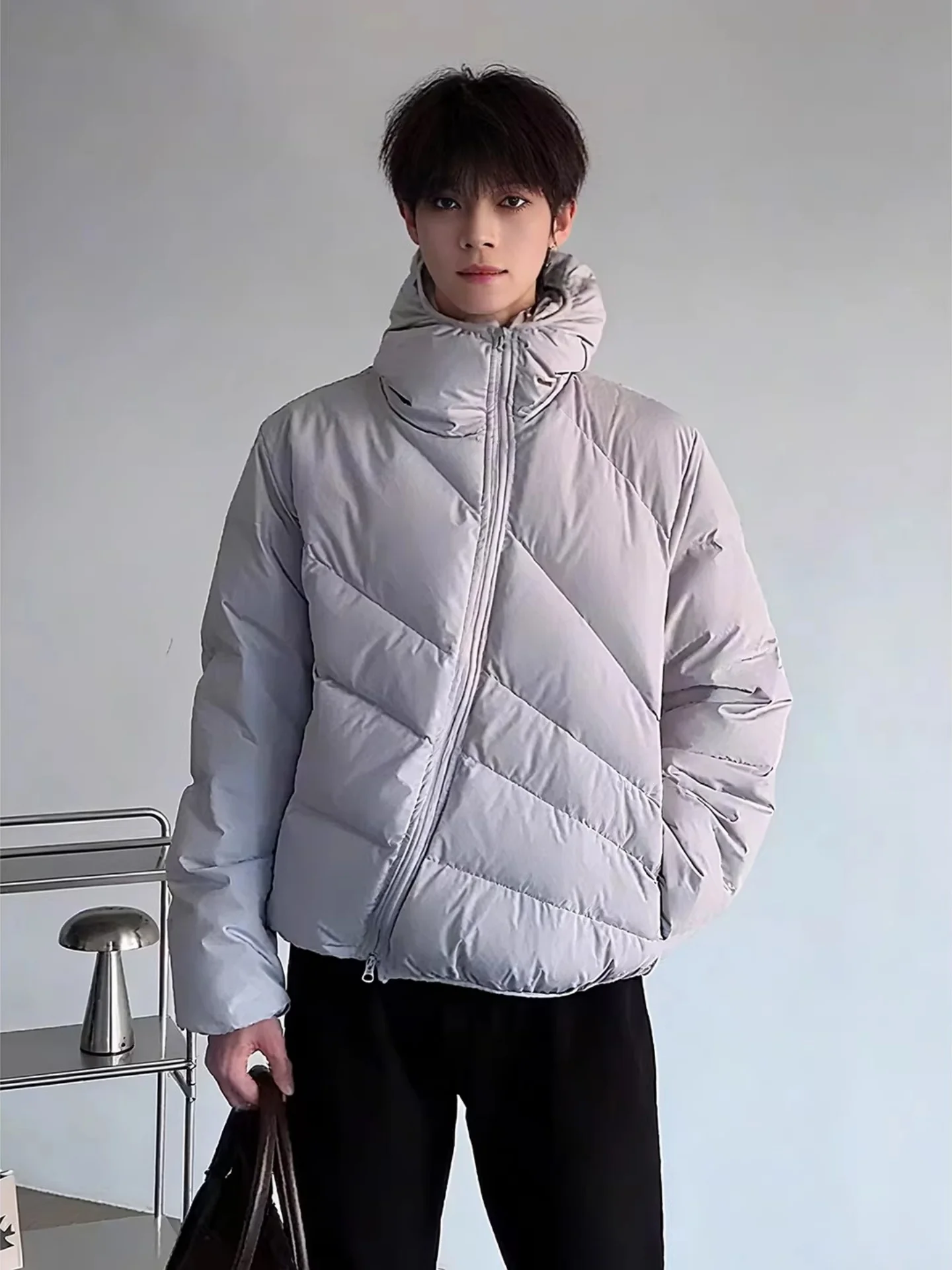 

Мужская зимняя хлопковая куртка в американском стиле с капюшоном, на пуху, на молнии, укороченная, для повседневной носки