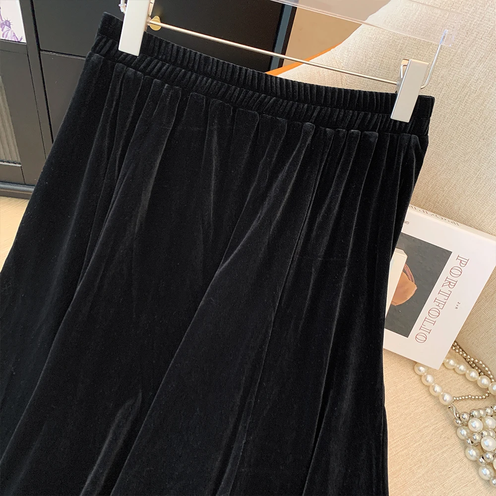 Women\'s plus size autumn casual skirt Black suede polyester fabric comfortable windproof simple all-matching commuter skirt