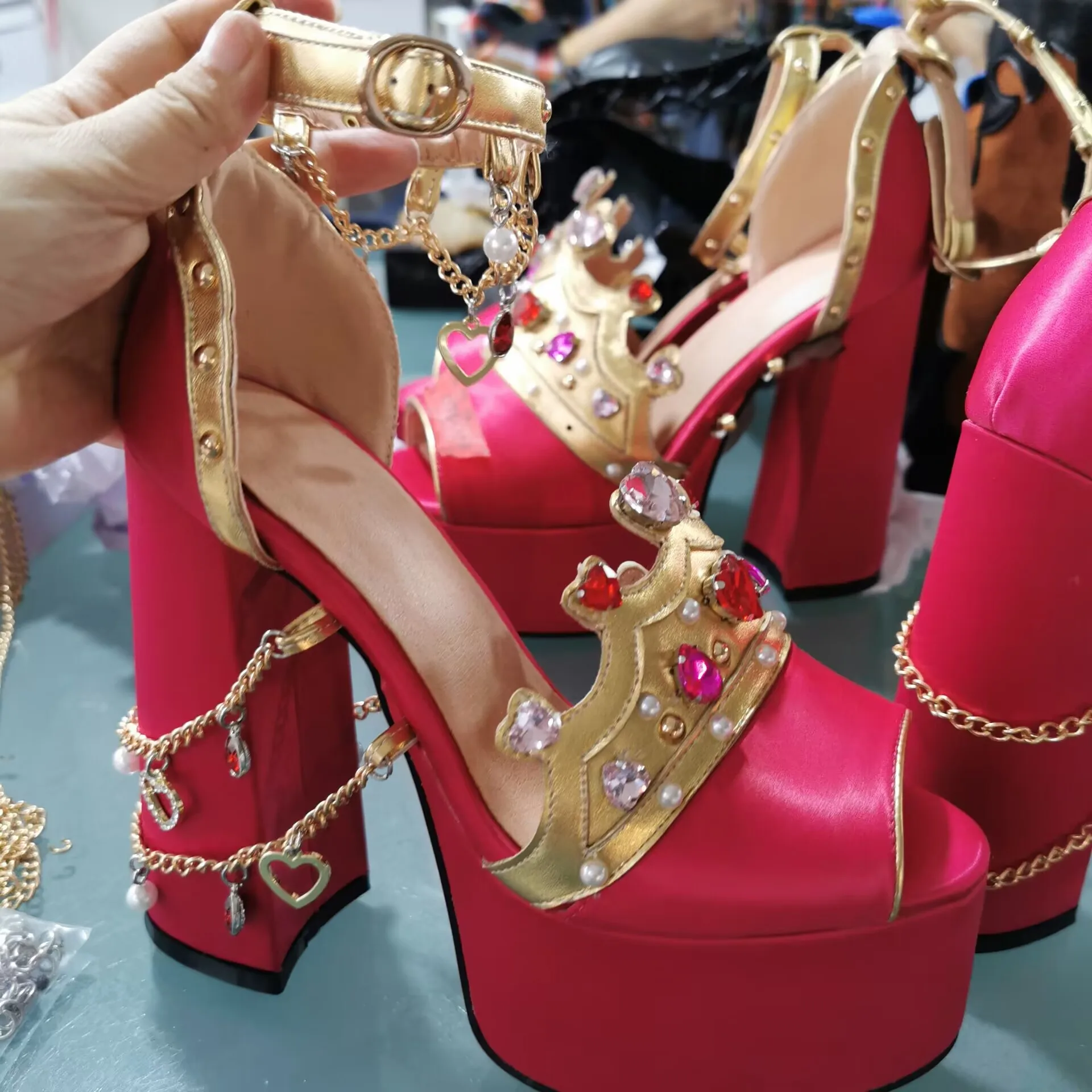 Magenta Gem Pearl Sandals Peep Toe Platform Chain Decor Block Heel Women's Sandals Buckle Strap Metal High Heels Sexy Luxury