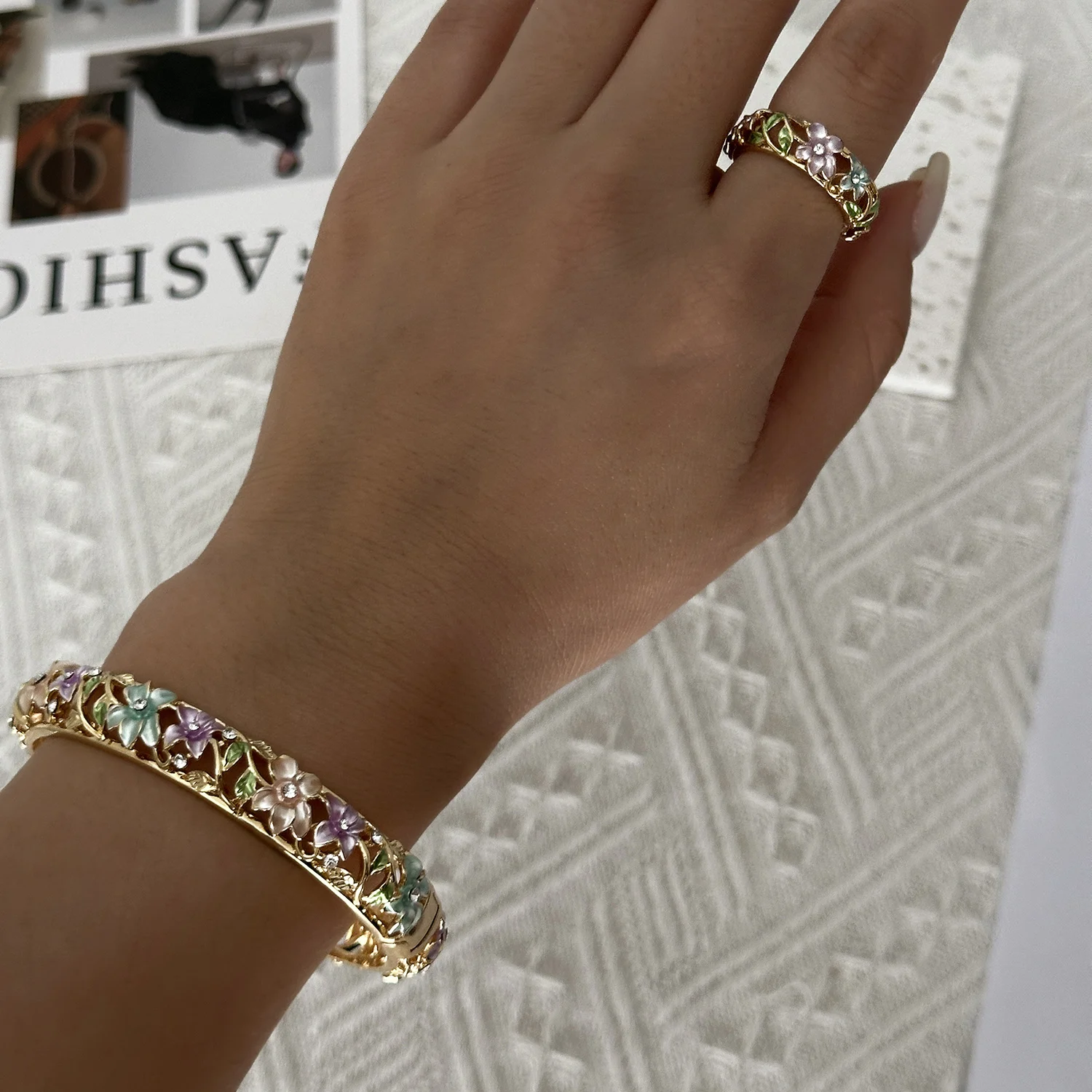 2pc Vintage Enamel Flower Bracelet & Ring Set for Women