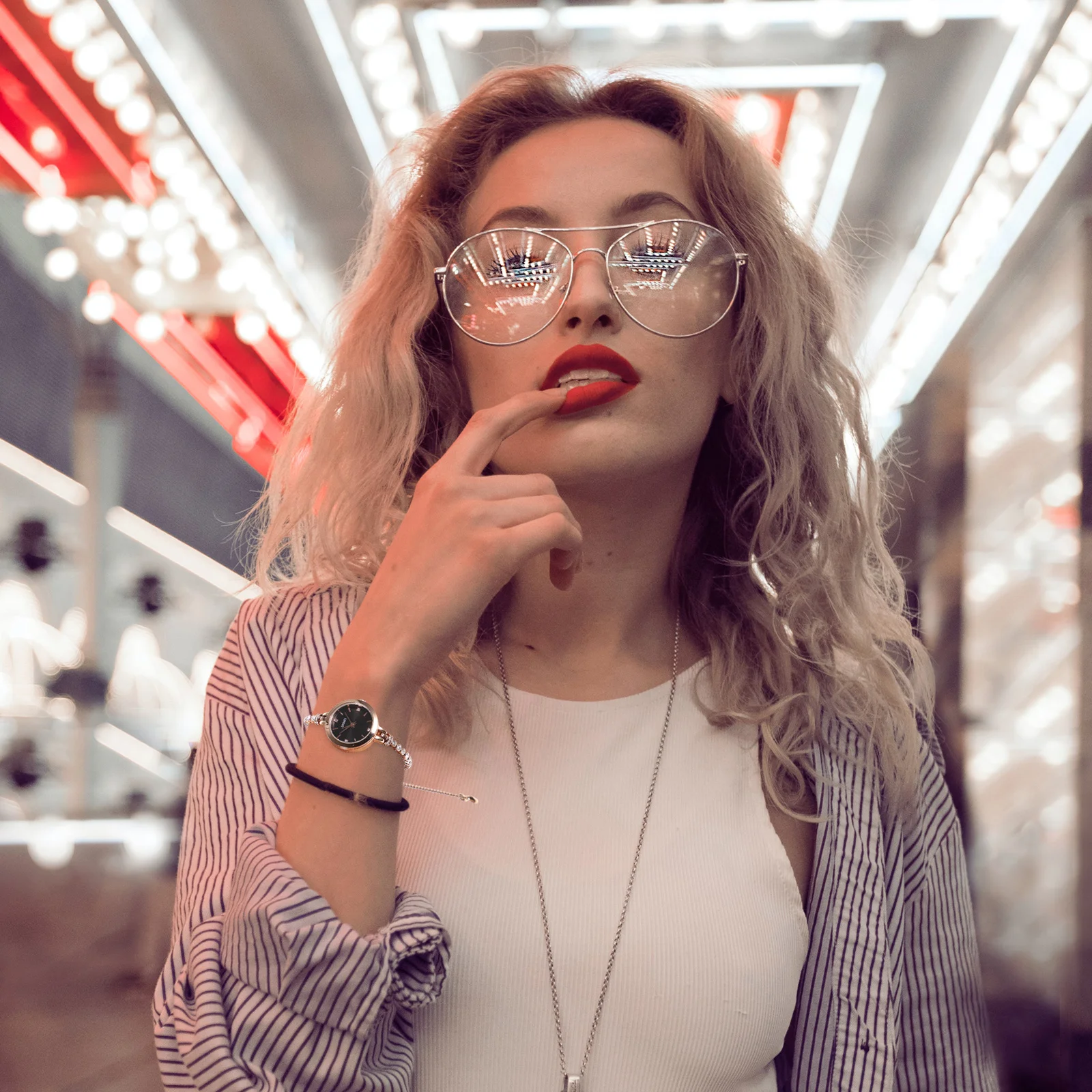 

Diamond Watch For Women Elegant Bracelet Wristwatch Stylish Light Luxury Bling Women'S Quartz Wristwatch Casual Party Wedding