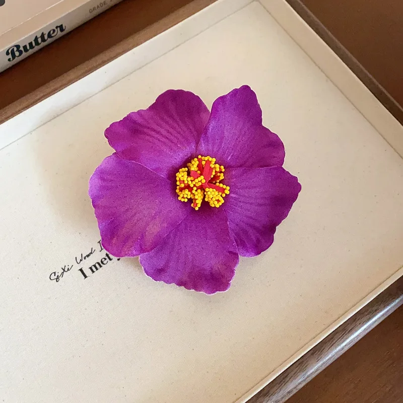 6 Farben Hawaiianische Blumen-Haarspangen für Frauen, Böhmische Schwamm-Blumen-Seitenfransen-Clips, Plumeria-Haarnadeln, Urlaubszubehör K – Detail 13