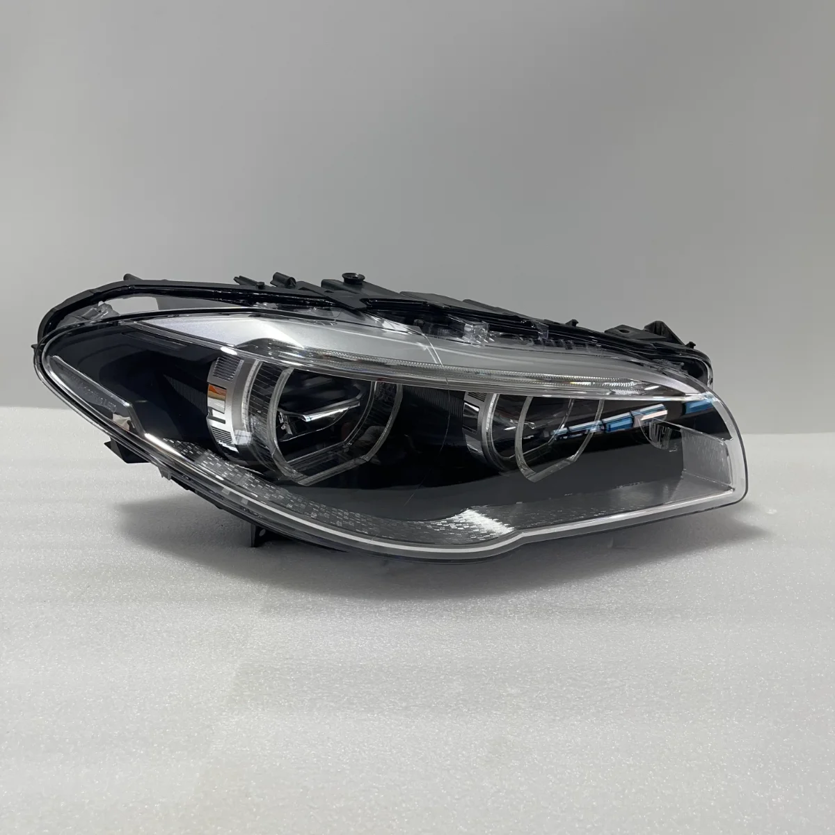 OE 63117352481 63117352482 Full LED AHL Adaptive Headlight for 5 Series F10 F18 520d, 525d, 530d, 535d, 540d 2014 2015 2016