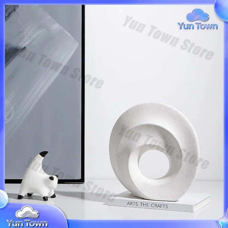 Minimalist Nordic Geometric Art Circular Hole Ceramic Ornaments, Sales Office, Villa Entryway, Cabinet, High-End Decoration